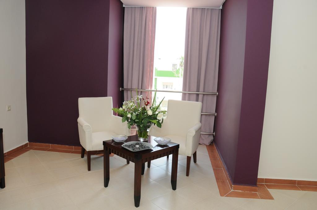 Single Room,449764335:JPEG
